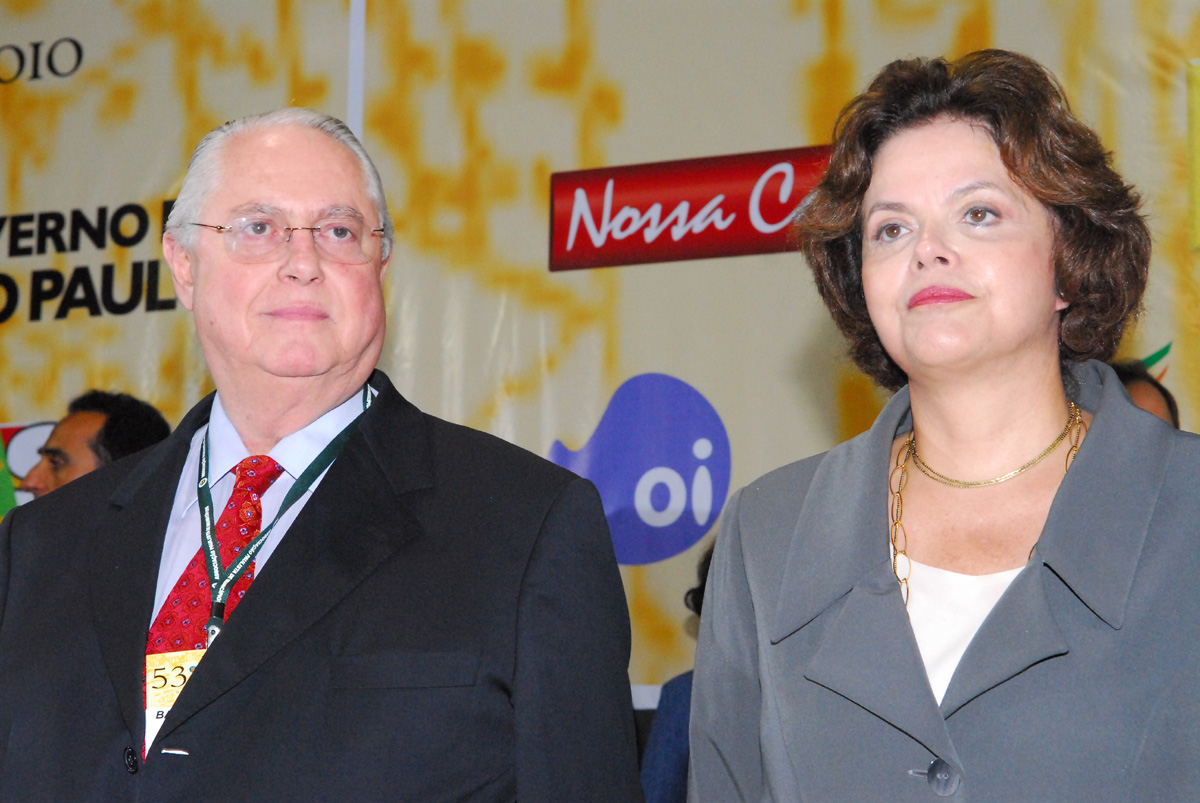 Barros Munhoz e Dilma Rousseff<a style='float:right;color:#ccc' href='https://www3.al.sp.gov.br/repositorio/noticia/04-2009/foto 3 congresso mun.jpg' target=_blank><i class='bi bi-zoom-in'></i> Clique para ver a imagem </a>